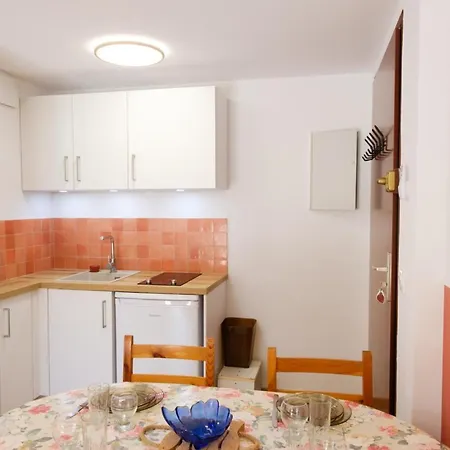With Garden And Parking In Lejlighed Sainte-Maxime
